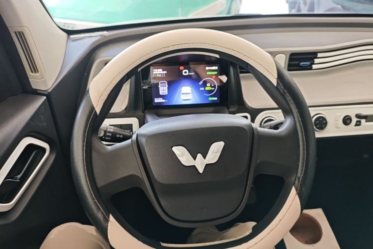 Used Wuling Hongguang MINIEV 2020 Enjoyment Model Lithium Iron Phosphate Steering Wheel