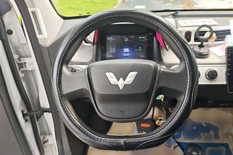 Used Wuling Hongguang MINIEV 2020 Enjoyment Model Lithium Iron Phosphate Steering Wheel