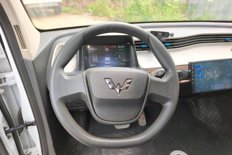 Used Wuling Hongguang MINIEV 2020 Freedom Version Lithium Iron Phosphate Steering Wheel