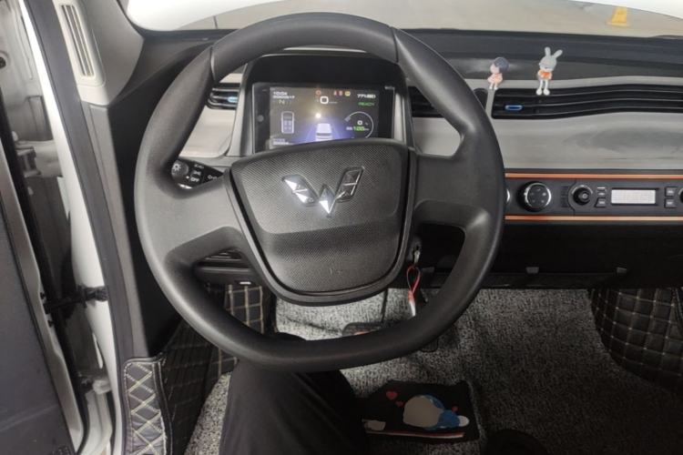 Used Wuling Hongguang MINIEV 2020 Enjoyment Model Lithium Iron Phosphate Steering Wheel