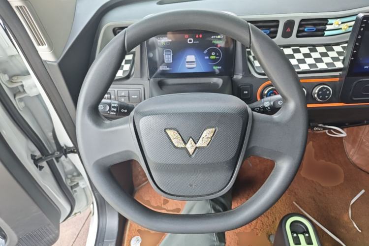 Used Wuling Hongguang MINIEV 2020 Enjoyment Model Lithium Iron Phosphate Steering Wheel