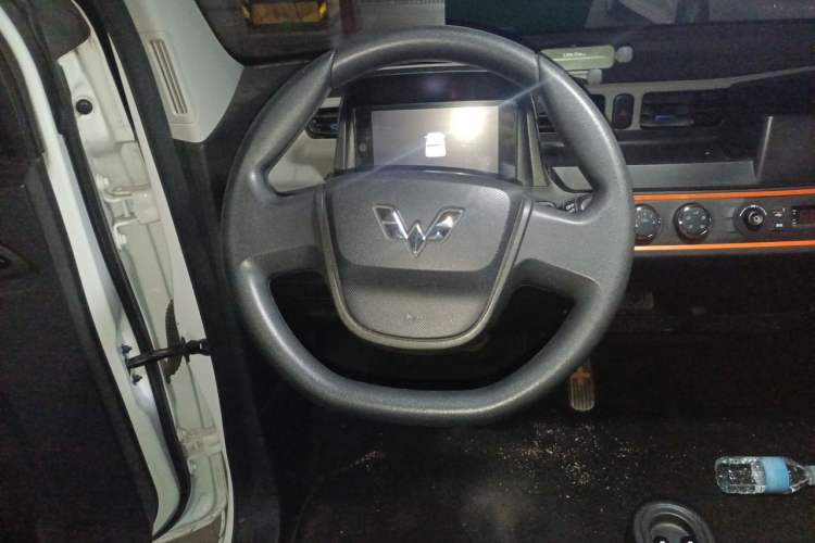 Used Wuling Hongguang MINIEV 2020 Freedom Version Lithium Iron Phosphate Steering Wheel
