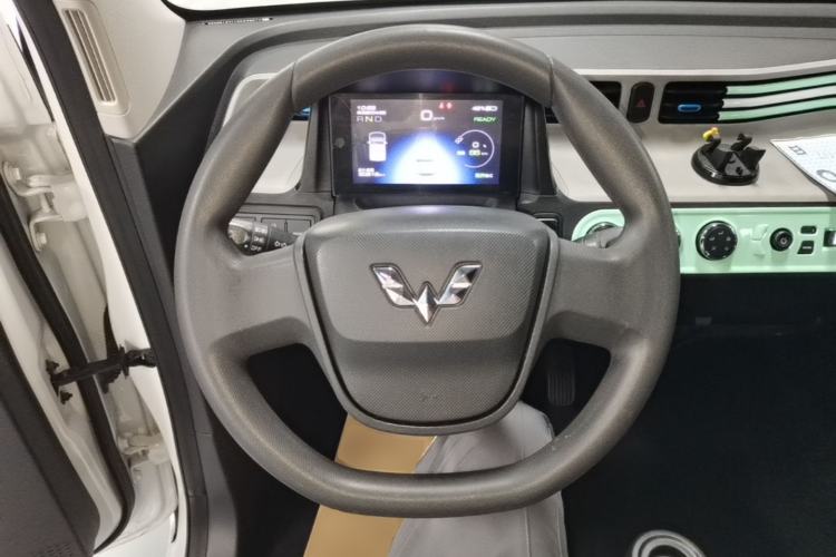 Used Wuling Hongguang MINIEV 2020 Enjoyment Model Lithium Iron Phosphate Steering Wheel