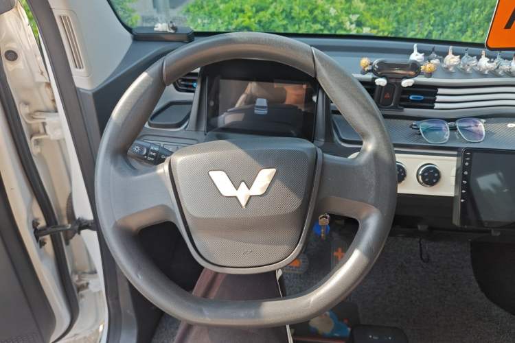 Used Wuling Hongguang MINIEV 2020 Zizai Version Lithium-NMC Steering Wheel