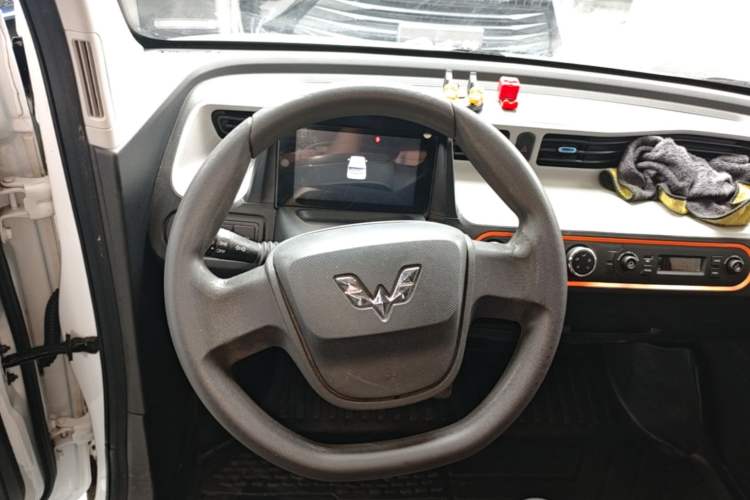 Used Wuling Hongguang MINIEV 2020 Enjoyment Model Lithium Iron Phosphate Steering Wheel