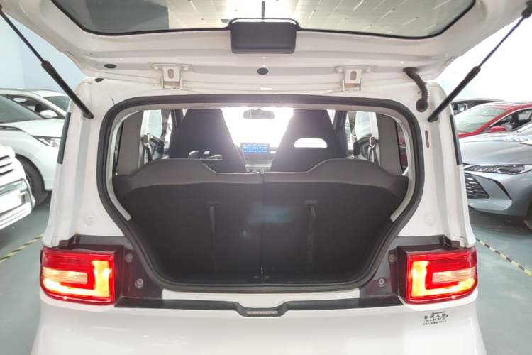 Used Wuling Hongguang MINIEV 2020 Freedom Version Lithium Iron Phosphate Trunk