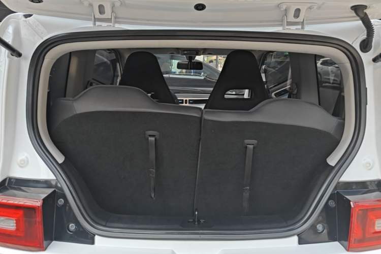 Used Wuling Hongguang MINIEV 2020 Zizai Version Lithium-NMC Trunk