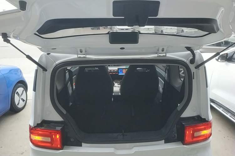 Used Wuling Hongguang MINIEV 2020 Freedom Version Lithium Iron Phosphate Trunk