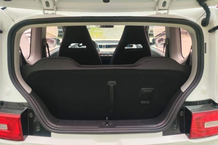 Used Wuling Hongguang MINIEV 2020 Zizai Version Lithium-NMC Trunk