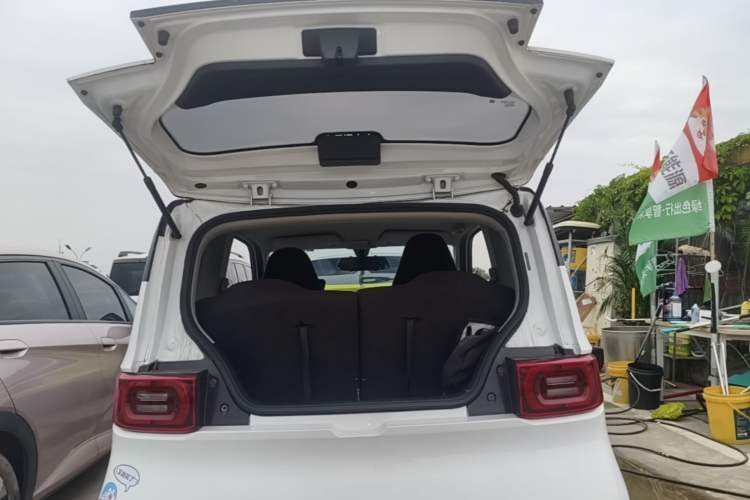 Used Wuling Hongguang MINIEV 2020 Zizai Version Lithium-NMC Trunk
