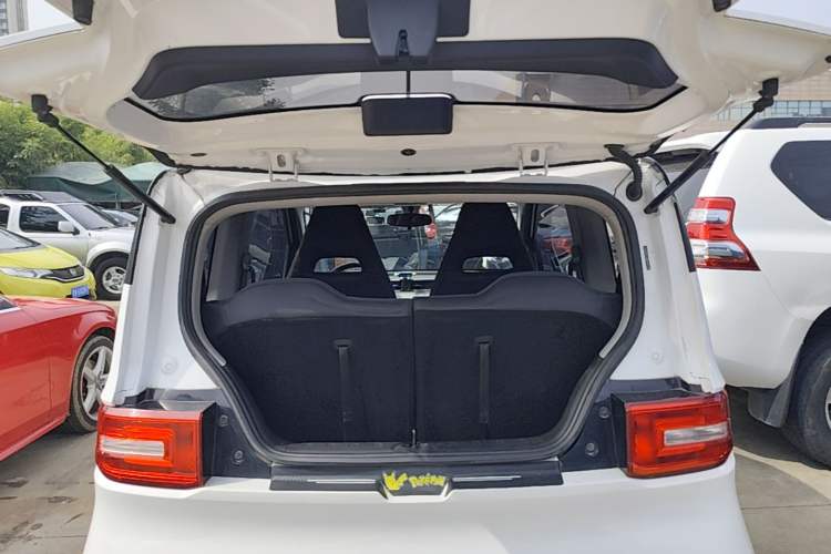 Used Wuling Hongguang MINIEV 2020 Zizai Version Lithium-NMC Trunk