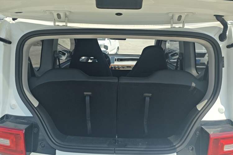 Used Wuling Hongguang MINIEV 2020 Zizai Version Lithium-NMC Trunk