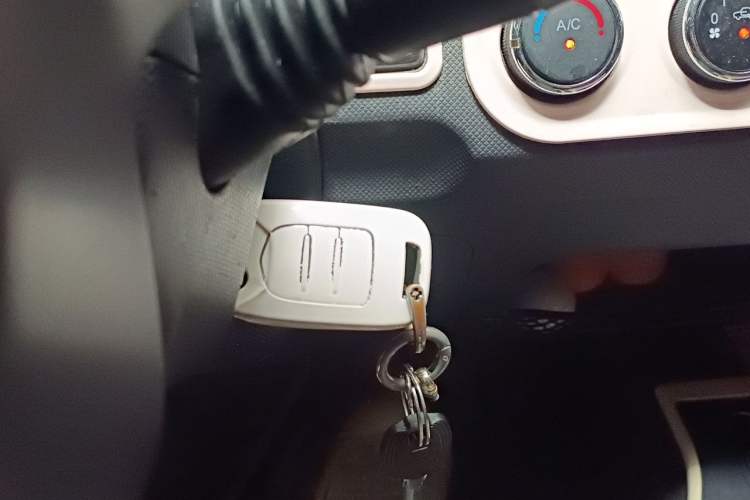 Used Wuling Hongguang MINIEV 2020 Freedom Version Lithium Iron Phosphate Vehicle Key