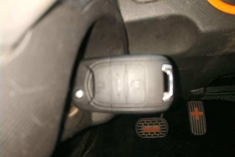 Used Wuling Hongguang MINIEV 2020 Enjoyment Model Lithium Iron Phosphate Vehicle Key