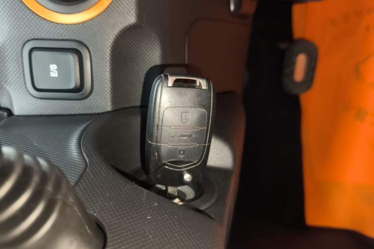 Used Wuling Hongguang MINIEV 2020 Easy Version Lithium-Ion Battery Vehicle Key