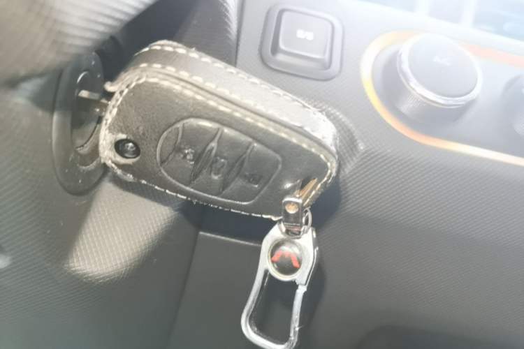 Used Wuling Hongguang MINIEV 2020 Enjoyment Model Lithium Iron Phosphate Vehicle Key