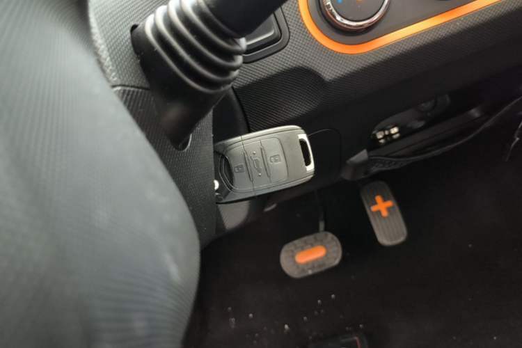 Used Wuling Hongguang MINIEV 2020 Zizai Version Lithium-NMC Vehicle Key