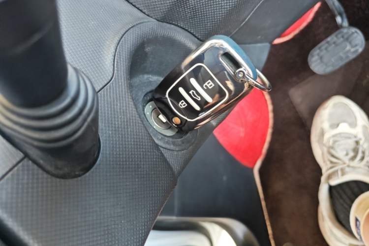 Used Wuling Hongguang MINIEV 2020 Zizai Version Lithium-NMC Vehicle Key