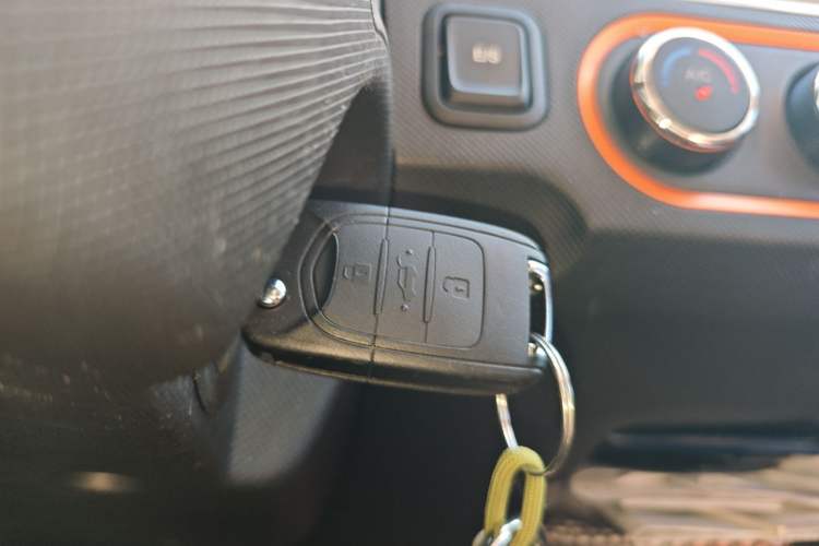 Used Wuling Hongguang MINIEV 2020 Enjoyment Model Lithium Iron Phosphate Vehicle Key