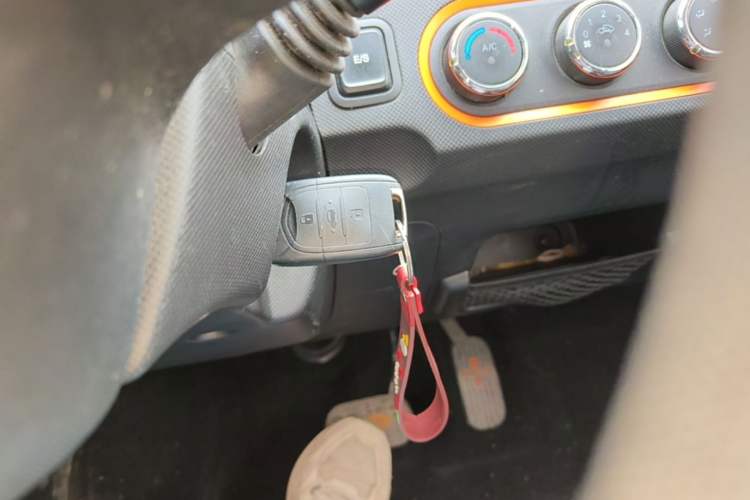 Used Wuling Hongguang MINIEV 2020 Freedom Version Lithium Iron Phosphate Vehicle Key
