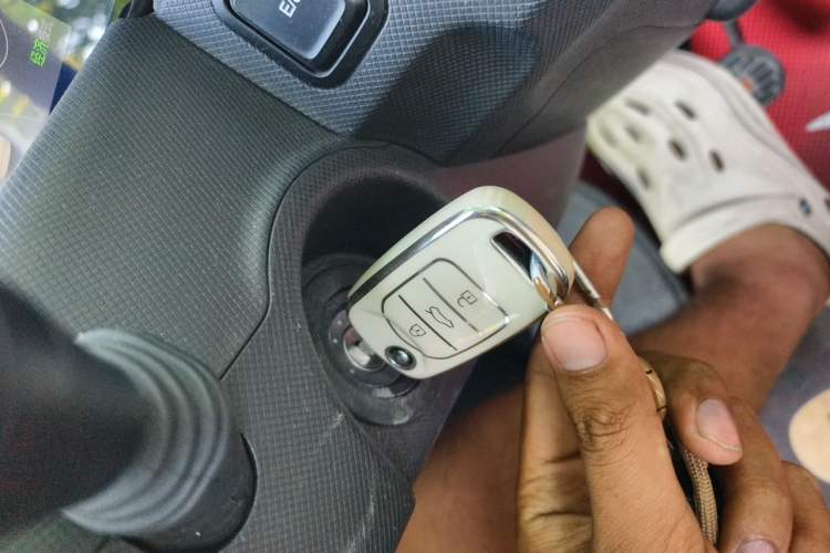 Used Wuling Hongguang MINIEV 2020 Enjoyment Model Lithium Iron Phosphate Vehicle Key