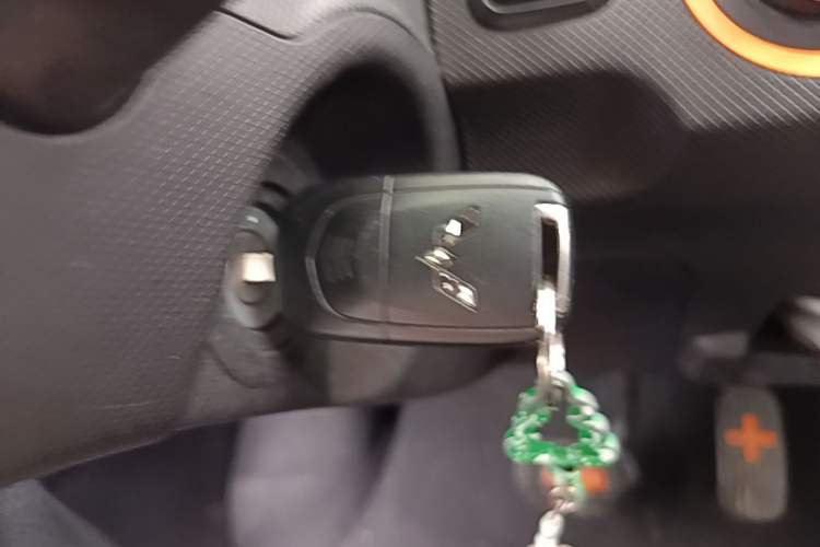 Used Wuling Hongguang MINIEV 2020 Zizai Version Lithium-NMC Vehicle Key