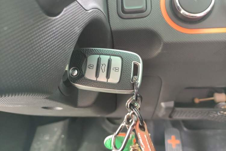 Used Wuling Hongguang MINIEV 2020 Enjoyment Model Lithium Iron Phosphate Vehicle Key