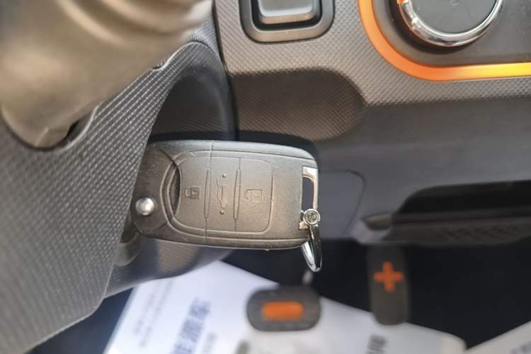 Used Wuling Hongguang MINIEV 2020 Enjoyment Model Lithium Iron Phosphate Vehicle Key