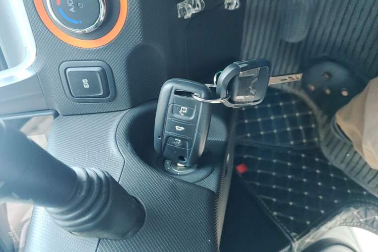 Used Wuling Hongguang MINIEV 2020 Enjoyment Model Lithium Iron Phosphate Vehicle Key