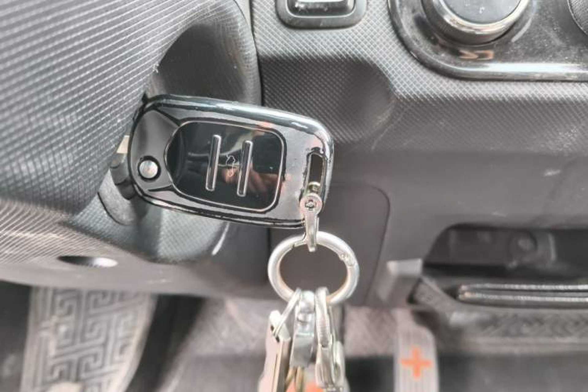 Used Wuling Hongguang MINIEV 2020 Enjoyment Model Lithium Iron Phosphate Vehicle Key