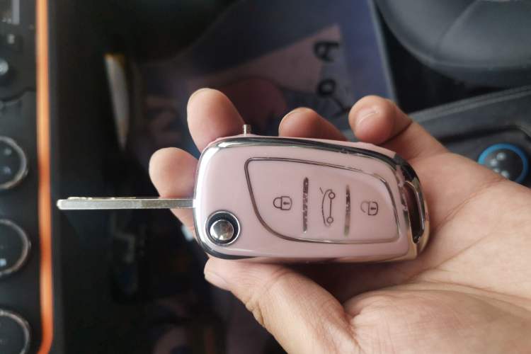 Used Wuling Hongguang MINIEV 2020 Enjoyment Model Lithium Iron Phosphate Vehicle Key