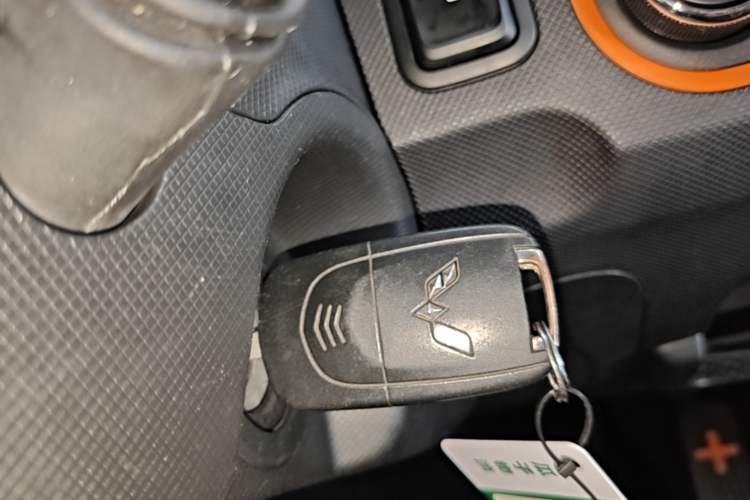 Used Wuling Hongguang MINIEV 2020 Zizai Version Lithium-NMC Vehicle Key
