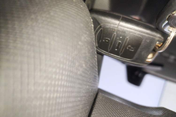 Used Wuling Hongguang MINIEV 2020 Enjoyment Model Lithium Iron Phosphate Vehicle Key
