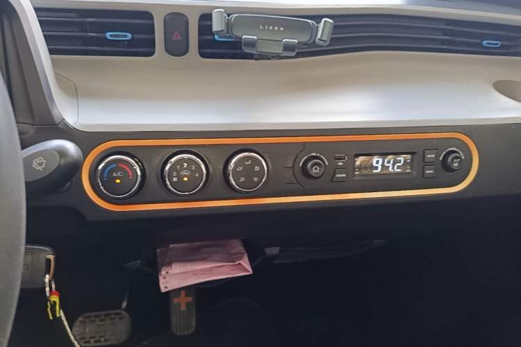 Used Wuling Hongguang MINIEV 2020 Enjoyment Model Lithium Iron Phosphate Audio And AC Panel