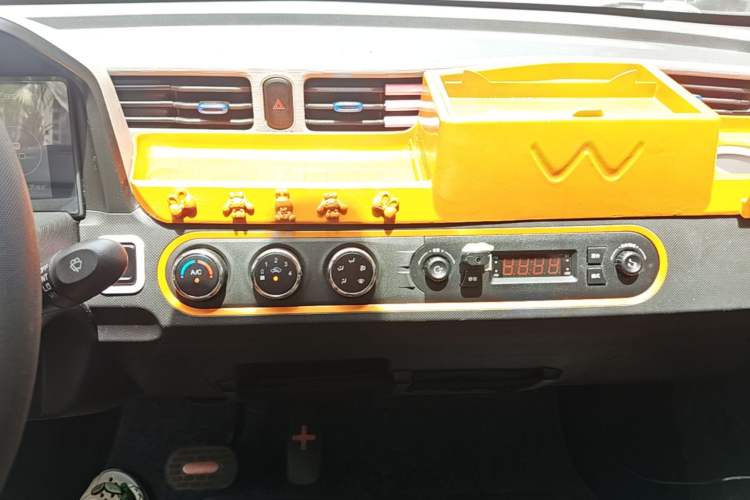 Used Wuling Hongguang MINIEV 2020 Enjoy Edition Lithium-Ion Battery Audio And AC Panel