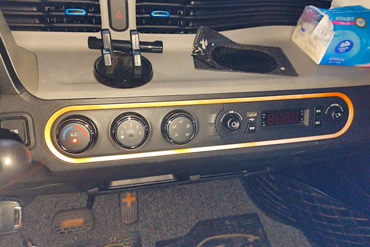 Used Wuling Hongguang MINIEV 2020 Enjoyment Model Lithium Iron Phosphate Audio And AC Panel