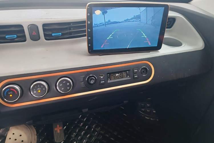 Used Wuling Hongguang MINIEV 2020 Enjoyment Model Lithium Iron Phosphate Audio And AC Panel