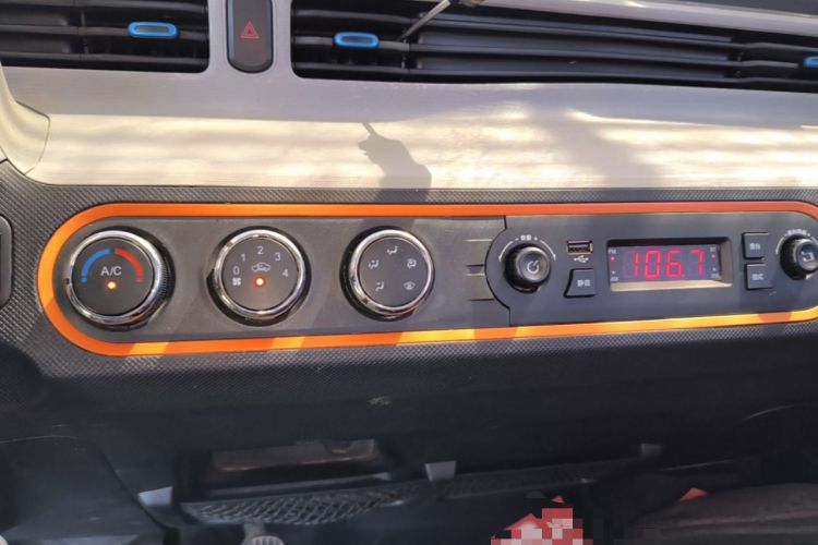 Used Wuling Hongguang MINIEV 2020 Zizai Version Lithium-NMC Audio And AC Panel