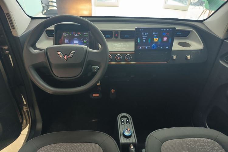 Used Wuling Hongguang MINIEV 2020 Zizai Version Lithium-NMC Center Console