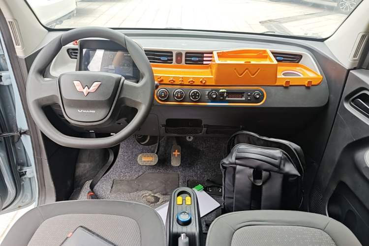 Used Wuling Hongguang MINIEV 2020 Enjoy Edition Lithium-Ion Battery Center Console