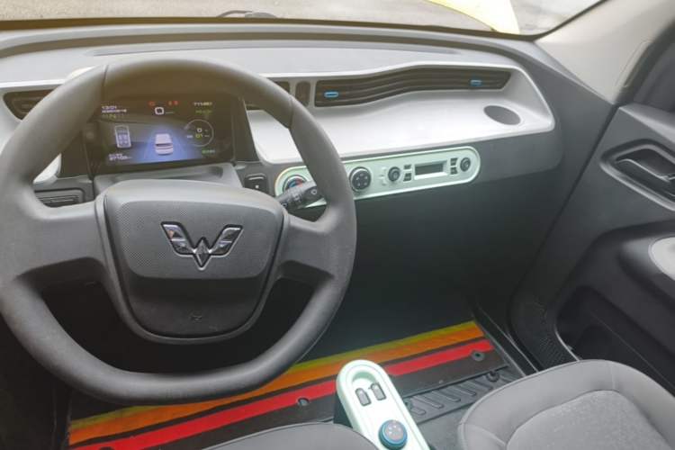 Used Wuling Hongguang MINIEV 2020 Zizai Version Lithium-NMC Center Console