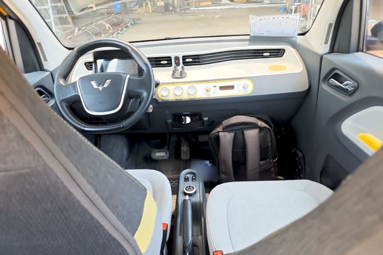 Used Wuling Hongguang MINIEV 2020 Freedom Version Lithium Iron Phosphate Center Console