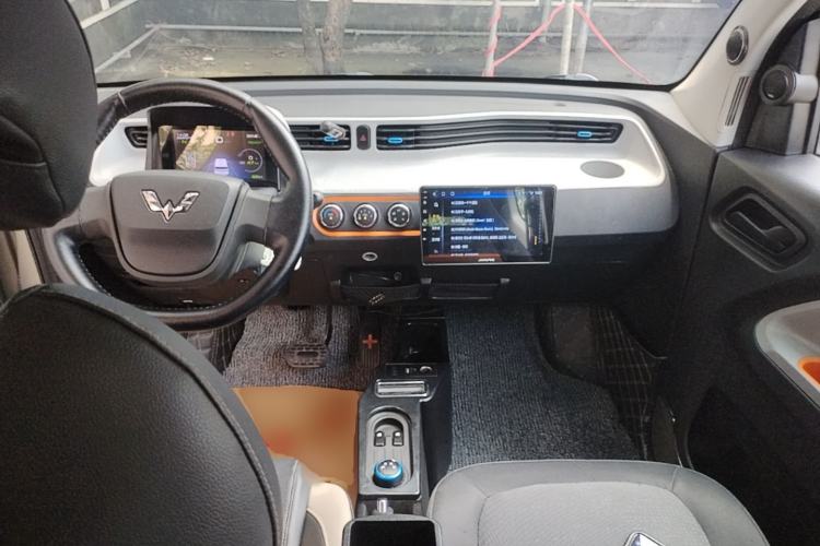Used Wuling Hongguang MINIEV 2020 Enjoyment Model Lithium Iron Phosphate Center Console