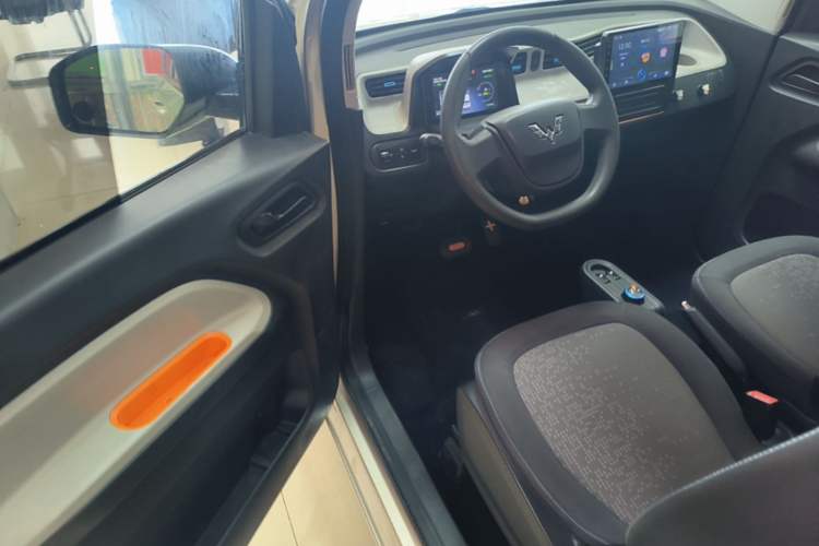 Used Wuling Hongguang MINIEV 2020 Zizai Version Lithium-NMC Driver Seat