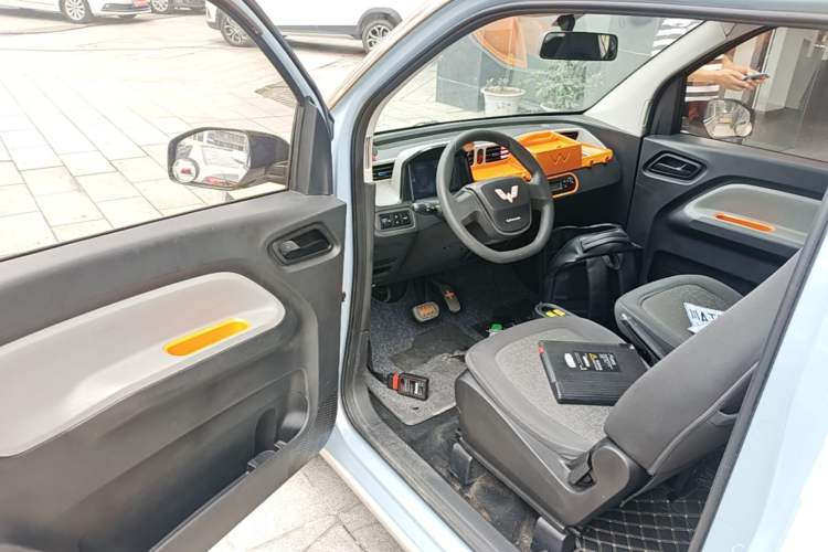 Used Wuling Hongguang MINIEV 2020 Enjoy Edition Lithium-Ion Battery Driver Seat