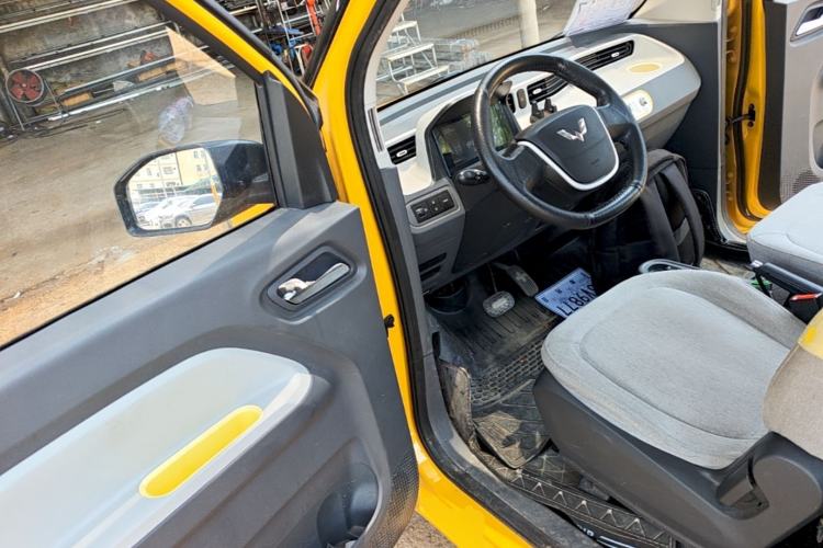 Used Wuling Hongguang MINIEV 2020 Freedom Version Lithium Iron Phosphate Driver Seat