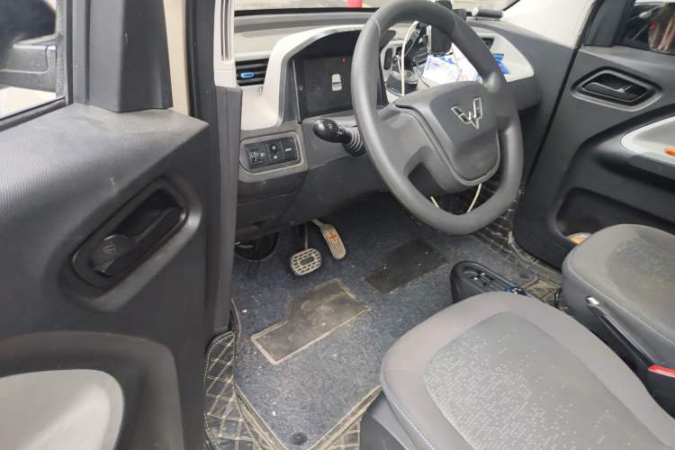 Used Wuling Hongguang MINIEV 2020 Freedom Version Lithium Iron Phosphate Driver Seat