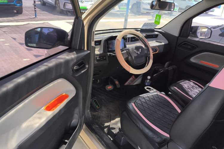 Used Wuling Hongguang MINIEV 2020 Zizai Version Lithium-NMC Driver Seat