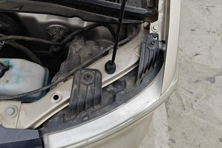 Used Wuling Hongguang MINIEV 2020 Freedom Version Lithium Iron Phosphate Engine Bay Left