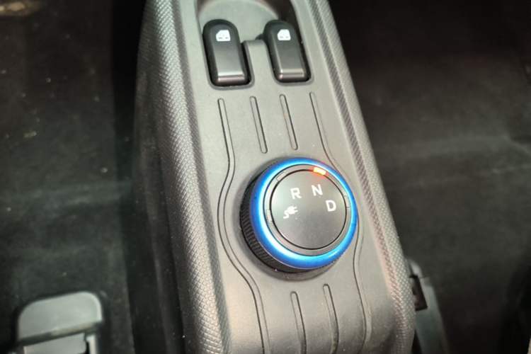 Used Wuling Hongguang MINIEV 2020 Zizai Version Lithium-NMC Gear Lever